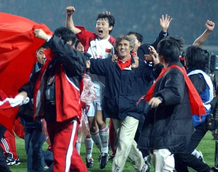 佩杜拉：斯通斯年薪800万欧，被推荐给那不勒斯但遭到拒绝